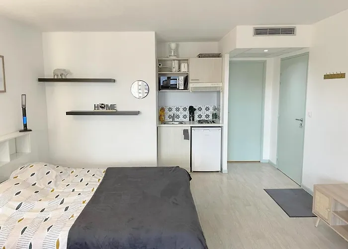 Studio Near Train Station And Sanctuary