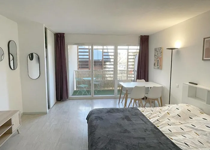 Studio Near Train Station And Sanctuary